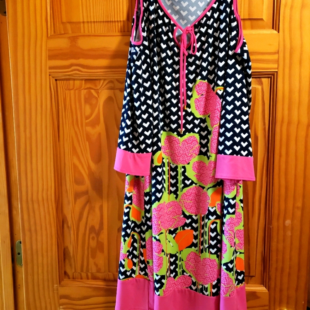 Kaari cold shoulder dress 1X